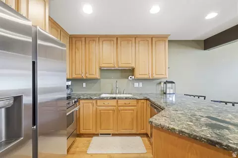 Kitchen - 1665 Pages Place Dr, Bountiful, UT 84010 photo 3 of 5