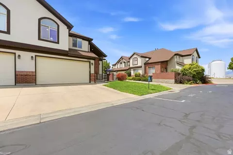 Exterior - 1665 Pages Place Dr, Bountiful, UT 84010 photo 1 of 5