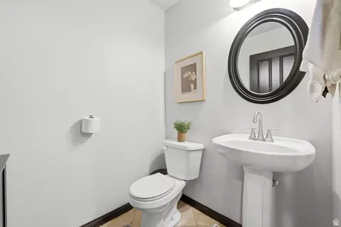 Bath - 1665 Pages Place Dr, Bountiful, UT 84010 photo 1 of 4
