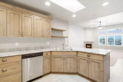 Kitchen - 2195 E 1075 N, Layton, UT 84040 photo 4 of 7