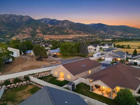 View/Area - 2195 E 1075 N, Layton, UT 84040 photo 2 of 4