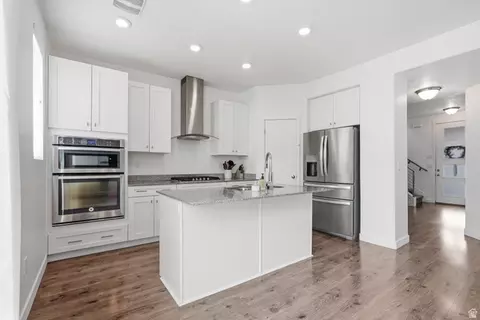 Kitchen - 538 N 260 E, Vineyard, UT 84059 photo 2 of 4