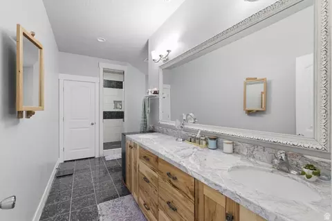 Bath - 5207 W 9600 S, Payson, UT 84651 photo 3 of 5