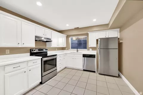Kitchen - 433 S 700 W, Orem, UT 84058 photo 4 of 4