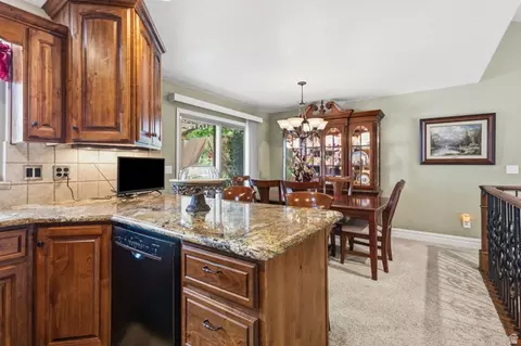 Dining - 264 N 1500 E, Layton, UT 84040 photo 1 of 2