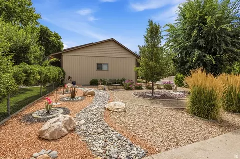 Exterior - 264 N 1500 E, Layton, UT 84040 photo 8 of 9