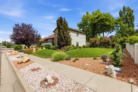 Exterior - 264 N 1500 E, Layton, UT 84040 photo 4 of 9