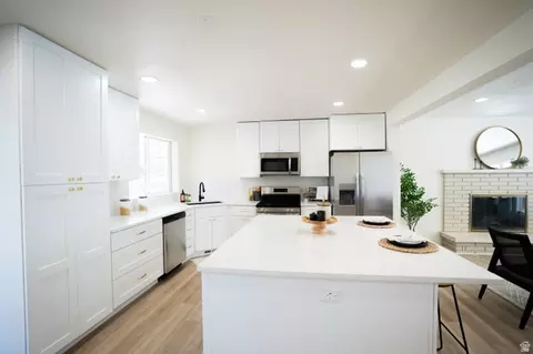 Kitchen - 1211 E Brekenridge Dr, Murray, UT 84117 photo 3 of 12
