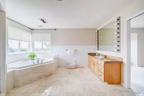 Bath - 1273 E Grayson Ct S, Sandy, UT 84094 photo 4 of 6