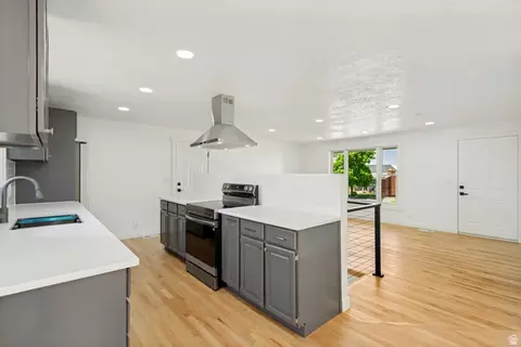 Kitchen - 282 E 1400 N, Bountiful, UT 84010 photo 2 of 4