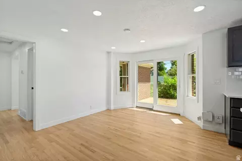 Living - 282 E 1400 N, Bountiful, UT 84010 photo 3 of 4