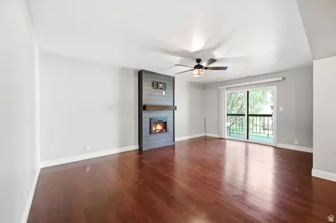 Living - 600 E Marshwood Ln #B, Murray, UT 84107 photo 3 of 4
