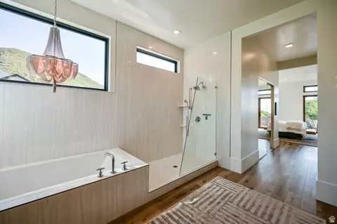 Bath - 3381 E 9980 S, Sandy, UT 84092 photo 6 of 12