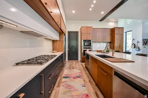 Kitchen - 3381 E 9980 S, Sandy, UT 84092 photo 8 of 13