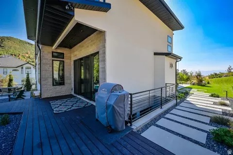 Exterior - 3381 E 9980 S, Sandy, UT 84092 photo 7 of 10