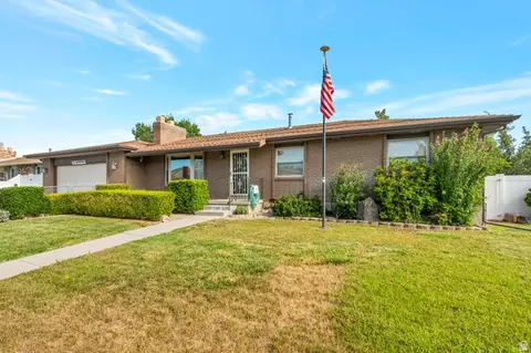 2498 W Swasey Dr, Taylorsville, UT 84129