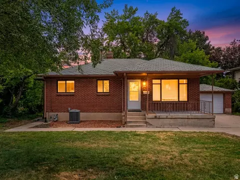 Exterior - 4404 S 2900 E, Holladay, UT 84124 photo 9 of 10