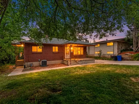 Exterior - 4404 S 2900 E, Holladay, UT 84124 photo 10 of 10