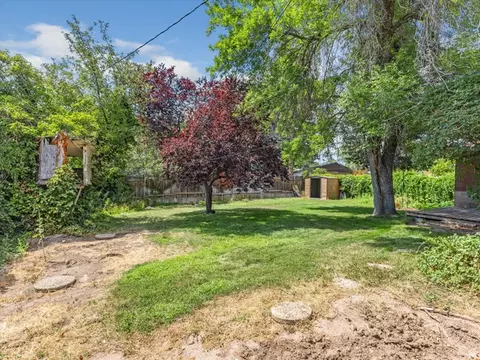 Exterior - 4404 S 2900 E, Holladay, UT 84124 photo 2 of 10