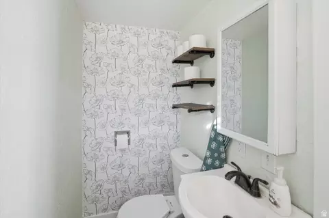Bath - 524 N 100 E, Tremonton, UT 84337 photo 2 of 2
