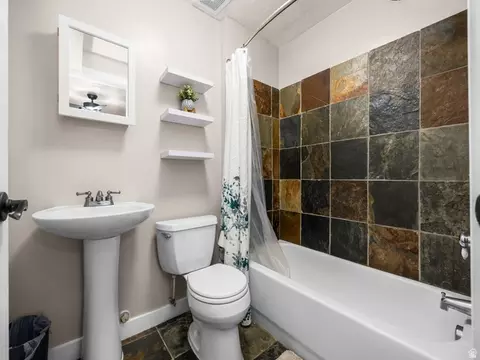 Bath - 392 W Bricker Rd, Draper, UT 84020 photo 1 of 3