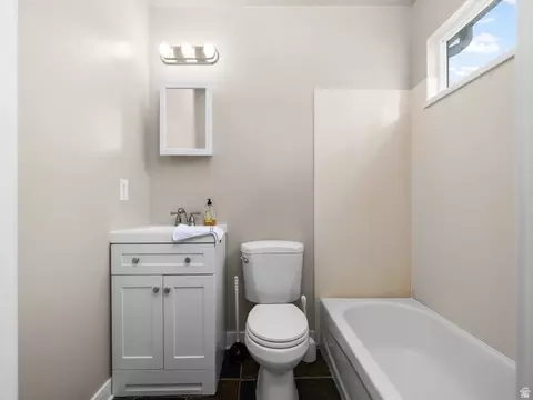Bath - 392 W Bricker Rd, Draper, UT 84020 photo 3 of 3