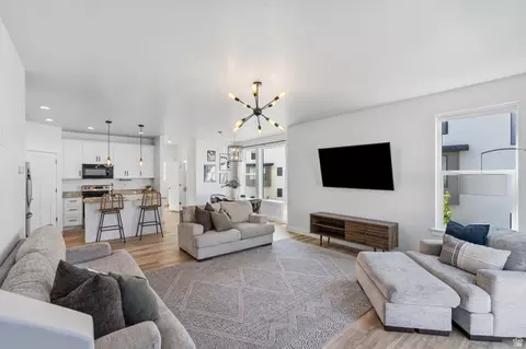 Living - 1634 N 1300 E, Payson, UT 84651 photo 4 of 5