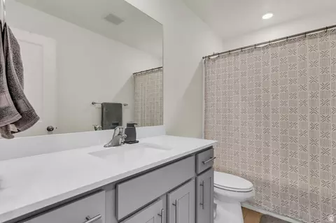Bath - 3350 N Flicker Dr, Eagle Mountain, UT 84005 photo 2 of 2