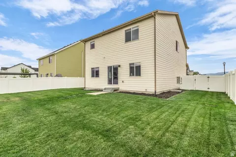 Exterior - 3350 N Flicker Dr, Eagle Mountain, UT 84005 photo 6 of 7