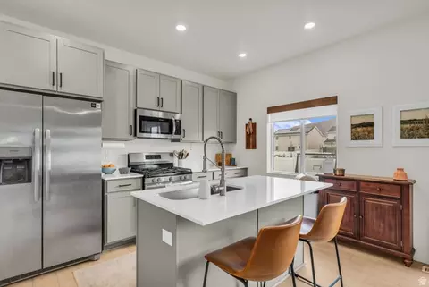 Kitchen - 3350 N Flicker Dr, Eagle Mountain, UT 84005 photo 1 of 4