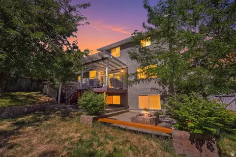 Exterior - 2011 N 225 E, Centerville, UT 84014 photo 1 of 9