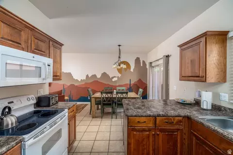 Kitchen - 300 E 300 N #D4, Kanab, UT 84741 photo 3 of 3