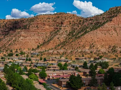 View/Area - 300 E 300 N #D4, Kanab, UT 84741 photo 3 of 3
