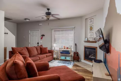 Living - 300 E 300 N #D4, Kanab, UT 84741 photo 3 of 4