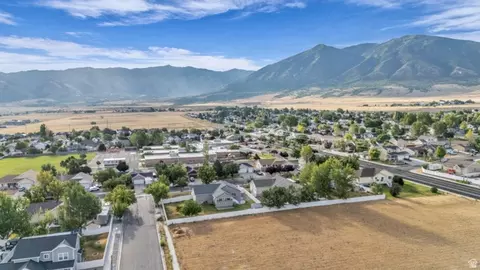 View/Area - 1077 N 690 E, Tooele, UT 84074 photo 2 of 8