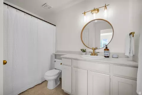 Bath - 1077 N 690 E, Tooele, UT 84074 photo 1 of 4