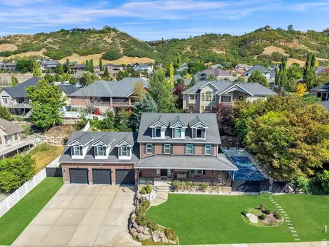 View/Area - 4433 S Devonshire Dr E, Bountiful, UT 84010 photo 2 of 9