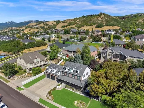 View/Area - 4433 S Devonshire Dr E, Bountiful, UT 84010 photo 3 of 9