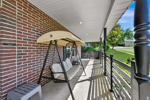 Exterior - 4433 S Devonshire Dr E, Bountiful, UT 84010 photo 6 of 11