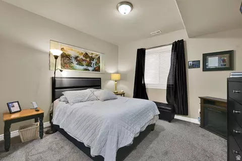 Bedroom - 4433 S Devonshire Dr E, Bountiful, UT 84010 photo 6 of 6