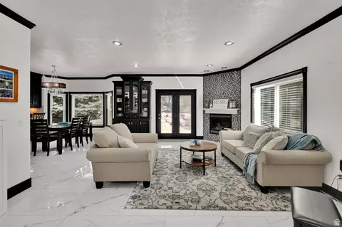 Living - 4433 S Devonshire Dr E, Bountiful, UT 84010 photo 1 of 4