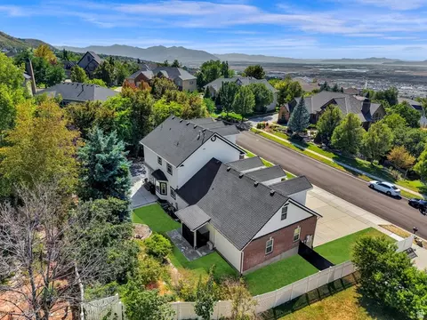 View/Area - 4433 S Devonshire Dr E, Bountiful, UT 84010 photo 7 of 9