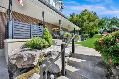 Exterior - 4433 S Devonshire Dr E, Bountiful, UT 84010 photo 5 of 11