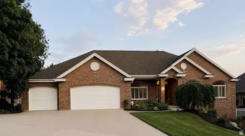 713 Springwood Dr, Farmington, UT 84025