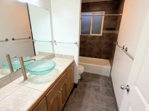 Bath - 10753 S 895 E, Sandy, UT 84094 photo 4 of 4