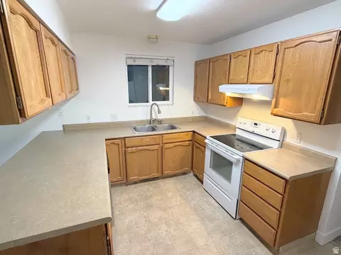 Kitchen - 10753 S 895 E, Sandy, UT 84094 photo 1 of 4