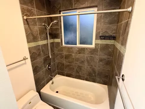 Bath - 10753 S 895 E, Sandy, UT 84094 photo 2 of 4