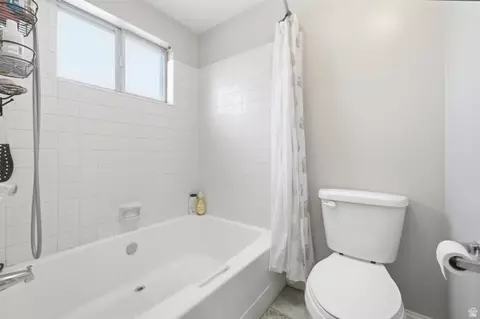 Bath - 266 W Meadow Ln, Centerville, UT 84014 photo 5 of 6