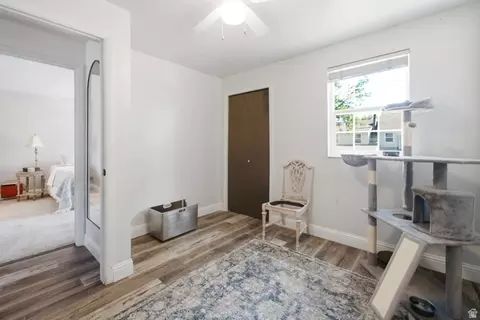 Entry Way - 266 W Meadow Ln, Centerville, UT 84014 photo 7 of 8