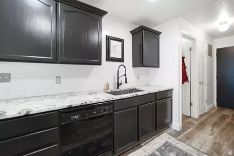 Kitchen - 266 W Meadow Ln, Centerville, UT 84014 photo 3 of 3